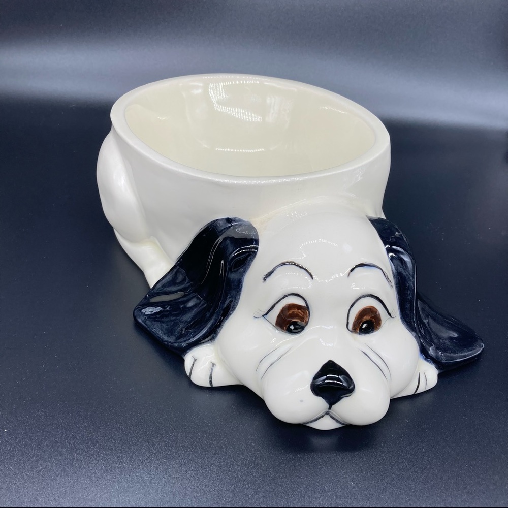 How cute - Bowl: Ceramic Black & White, 8.5”x 11.5” Bowl 3” Deep. - Picture 2 of 3